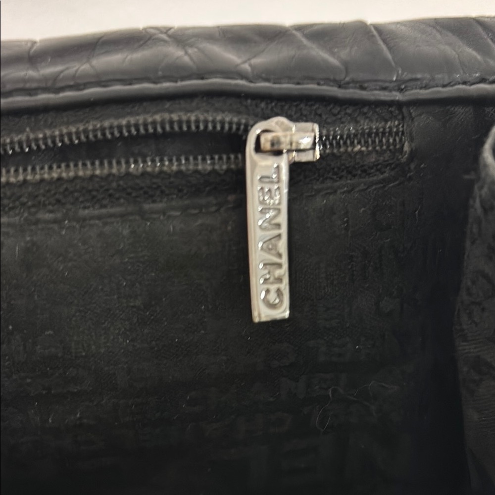Chanel Authentic 2005 Bubble Shoulder Bag with Chain Strap - Picture 8 of 16